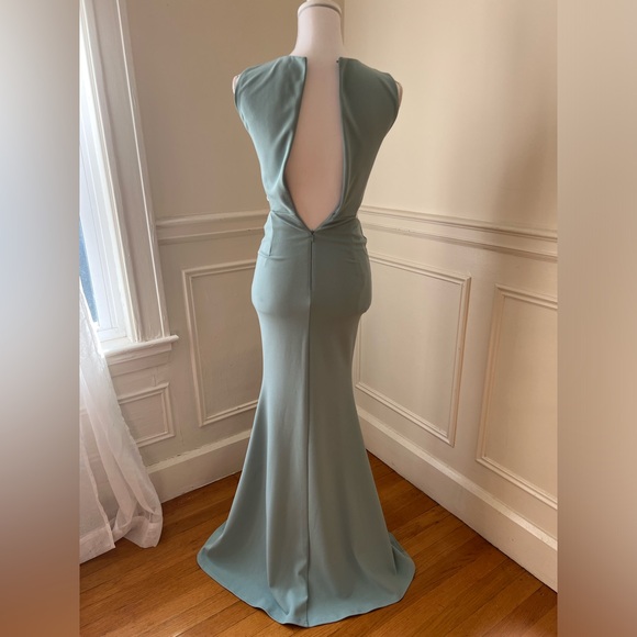 Lulu’s Utterly Smitten Dusty Sage Cutout Side Maxi Dress - Picture 5 of 9